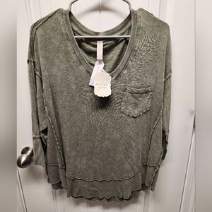 NWT Large sage green Altar'd State 3/4 sleeve shirt